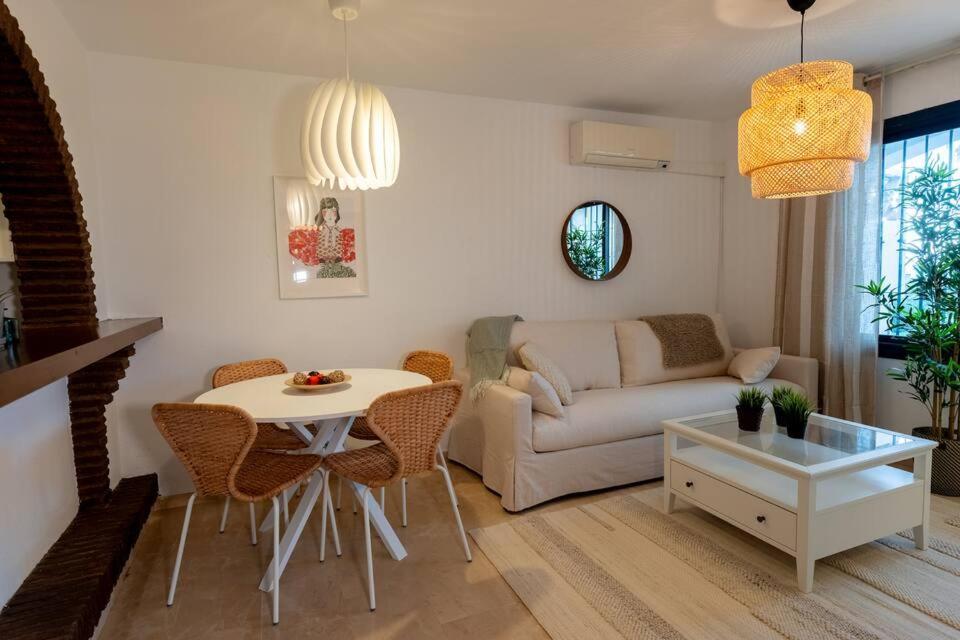 La Casa Bonita - Newly Renovated 2br With Private Terrace Apartment Benalmadena